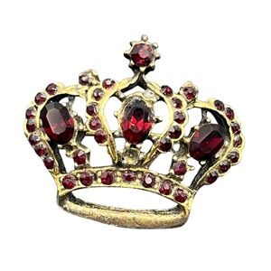 Princess Queen crown red rhinestone gold tone vintage brooch pin royalty
